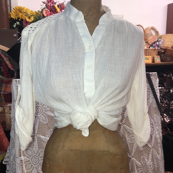 Vintage 1970’s- Ms. Paquette- gauze cotton top- rolled sleeves- lattice weave - Picture 2 of 11